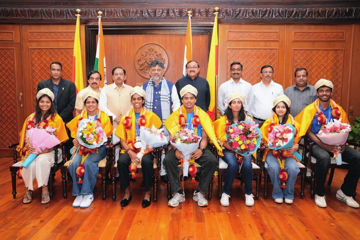 ಏಷ್ಯನ್ ಗೇಮ್ಸ್ ನಲ್ಲಿ ದೇಶದ ಕೀರ್ತಿ ಪತಾಕೆ ಹಾರಿಸಿದ ಕರ್ನಾಟಕದ ಕ್ರೀಡಾಪಟುಗಳಿಗೆ  ಸನ್ಮಾನ
